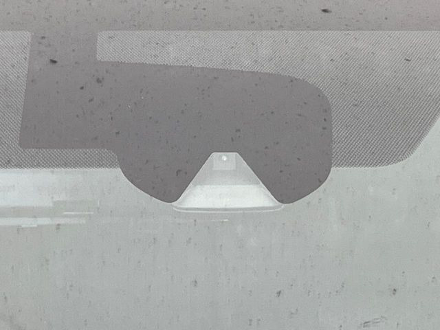 �y�G�}�[�W�F���V�[�u���[�L�z���s���ɑO���̎ԗ�����F�����A�Փ˂������Ȏ��͌x��ƃu���[�L�ŏՓˉ���Ɣ�Q�y�����A�V�X�g�B�����S�Ƀh���C�u�����y���݂��������܂��B