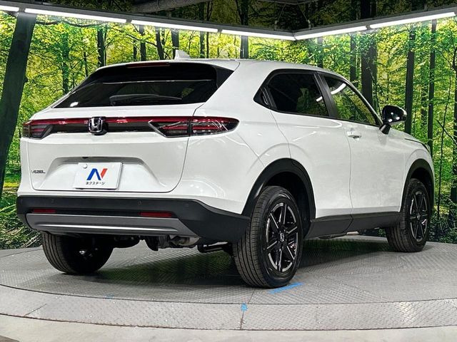 ☆全国のネクステージからお取り寄せが可能※!遠方の店舗に展示してあるクルマが気になる場合も、最寄りの店舗でご覧いただくことが可能です!是非私たちに要望をお聞かせください!※別途費用