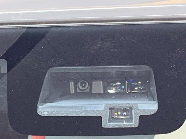 【スズキ セーフティサポート】走行中に前方の車両等を認識し、衝突しそうな時は警報とブレーキで衝突回避と被害軽減をアシスト。より安全にドライブをお楽しみいただけます。