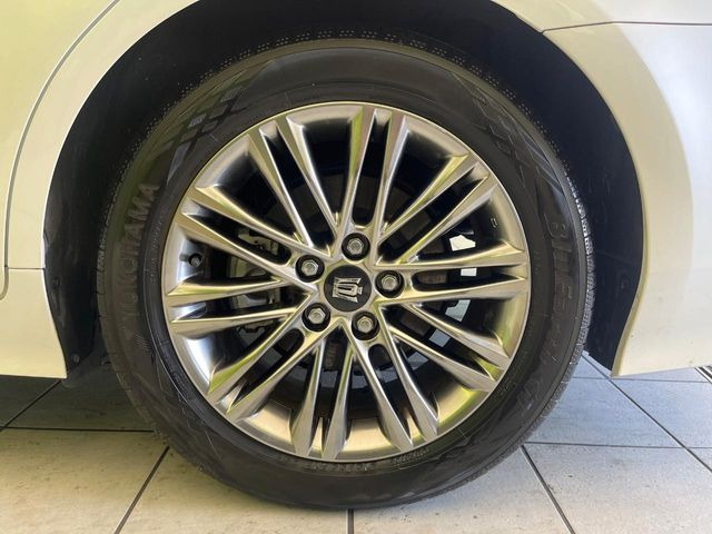 �y����17�C���`�A���~�z�C�[���z�O�ςɃ}�b�`���������A���~�z�C�[���𑕒����Ă���܂��B�e��ЊO�A���~�z�C�[����A�X�^�b�h���X�^�C�����戵�����Ă���܂��B���񂲑��k����������