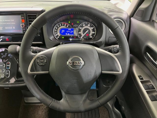 �y�����v�����X�e�A�����O�z�㎿�Ȋv���g�p���邱�ƂŁA��ɂ����������݂ƂĂ��^�]���₷���n���h���ł���