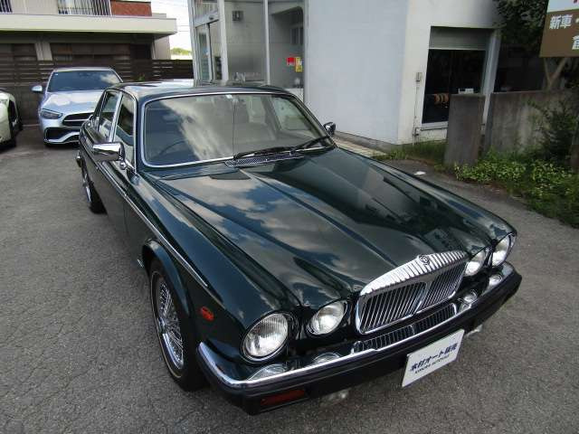 ディムラーダブルシックス