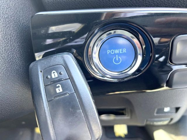 �y�X�}�[�g�L�[�z�J�o����|�P�b�g�ɓ��ꂽ�܂܂ł��h�A�̎{���E�������\�ȃX�}�[�g�L�[�𑕔��B�G���W���̃I���E�I�t�����J�M�����o���K�v����������Ƃ��Ă��֗��ł���