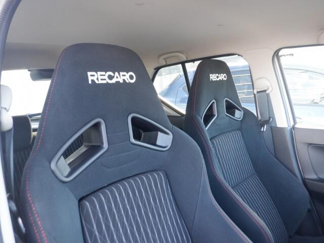 �ԓ��͐��Ǝ҂ɂĎ����N���[�j���O�{�H�ς݂Ȃ̂ŁA��ϐ����ł��B�I���b�N�X�����Ԃł݂͂Ȃ��܂ɉ��K�ȃh���C�u�����񑩂��܂��B