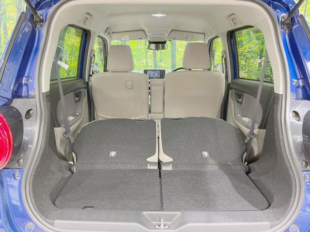 普段のお買い物や通勤、送迎等に十分な荷室スペースを確保しております。セカンドシートを倒すと、大きな荷物の積載も可能です♪