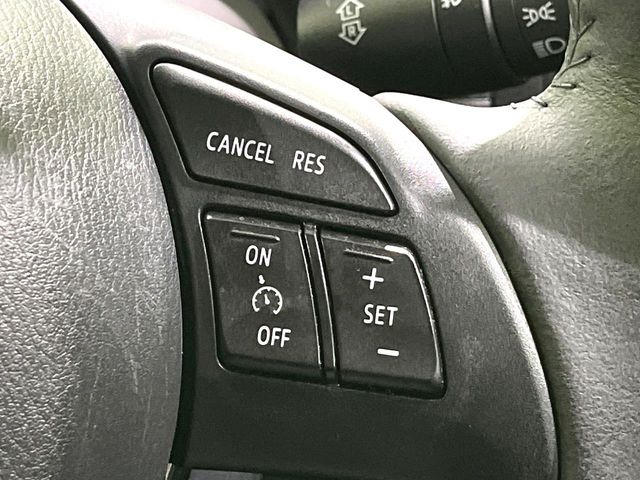 �y�N���[�Y�R���g���[���z�������H�����N���N���s�B�A�N�Z���𗣂��Ă���葬�x�ő��s���ł��A�������^�]���̕��S���y��!�����E�������ȒP�ȃX�C�b�`����Œ����ł��܂��B