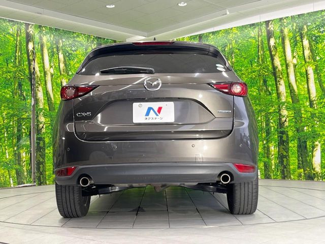 安心の最長10年・走行無制限保証(有償)をご用意。保証内容も充実はもちろん、無料点検&オイル交換や、年中無休の全国・24時間ロードサービスも付帯されておりますのでご安心下さい。