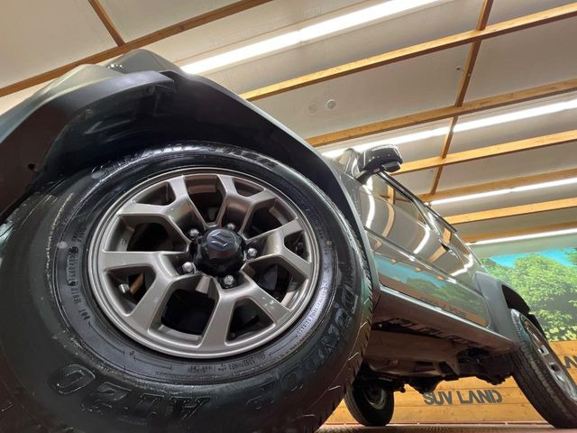 【純正16インチアルミホイール】外観にマッチした純正アルミホイールを装着しております。各種社外アルミホイールや、スタッドレスタイヤも取扱いしております。是非ご相談ください♪