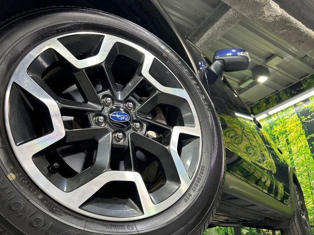 �y����17�C���`�A���~�z�C�[���z�O�ςɃ}�b�`���������A���~�z�C�[���𑕒����Ă���܂��B�e��ЊO�A���~�z�C�[����A�X�^�b�h���X�^�C�����戵�����Ă���܂��B���񂲑��k����������