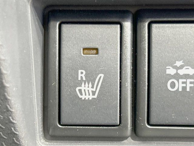 【シートヒーター】寒い日に重宝するシートヒーター!エアコンより早く温まってくれるので寒がりの人も安心ですね♪エアコンの温風は乾燥するから苦手、という方にもをおすすめです。