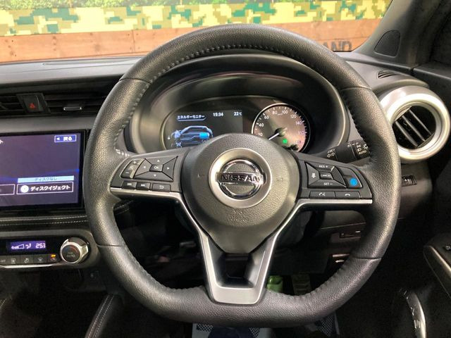 �y�����v�����X�e�A�����O�z�㎿�Ȋv���g�p���邱�ƂŁA��ɂ����������݂ƂĂ��^�]���₷���n���h���ł���