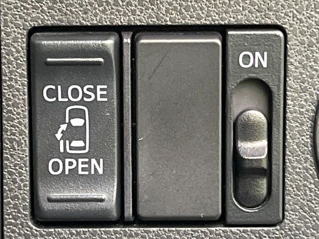 【パワースライドドア】スマートキーや運転席のスイッチでスライドドアの開閉が可能♪電動だから力を入れてドアを開ける必要が無く、小さいお子様でも、重い荷物を持っている時もラクに開け閉めできます♪