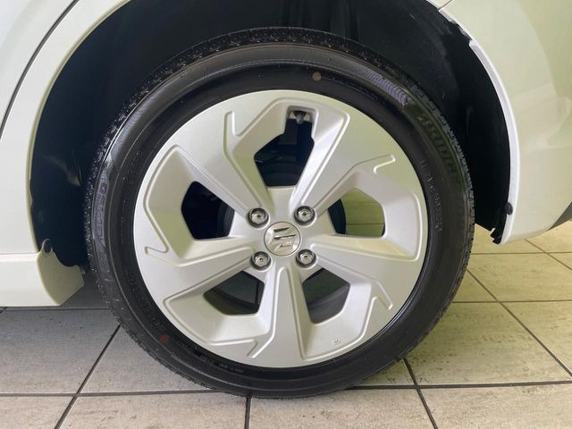 �y����16�C���`�A���~�z�C�[���z�O�ςɃ}�b�`���������A���~�z�C�[���𑕒����Ă���܂��B�e��ЊO�A���~�z�C�[����A�X�^�b�h���X�^�C�����戵�����Ă���܂��B���񂲑��k����������