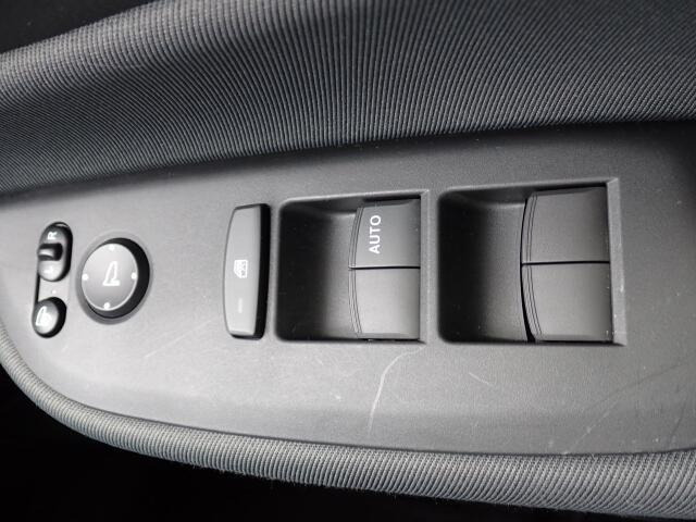 �d���i�[���h�A�~���[�E�p���[�E�B���h�E�������Ă��܂��B