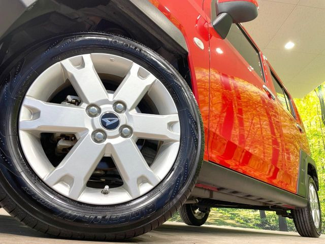 �y����15�C���`�A���~�z�C�[���z�O�ςɃ}�b�`���������A���~�z�C�[���𑕒����Ă���܂��B�e��ЊO�A���~�z�C�[����A�X�^�b�h���X�^�C�����戵�����Ă���܂��B���񂲑��k����������