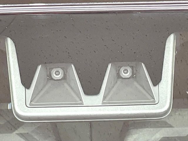 �y�X�}�[�g�A�V�X�g�z���s���ɑO���̎ԗ�����F�����A�Փ˂������Ȏ��͌x��ƃu���[�L�ŏՓˉ���Ɣ�Q�y�����A�V�X�g�B�����S�Ƀh���C�u�����y���݂��������܂��B