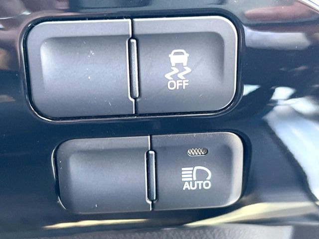 �y������h�~���u�z�ԗ��̉���������m����ƁA�����I�Ɏԗ��̐i�s������ۂ悤�Ɏԗ��𐧌䂵�܂��B�J�̓��ȂǊ���₷���H�ʏ󋵂ł����S�ȉ^�]���\�ł��B