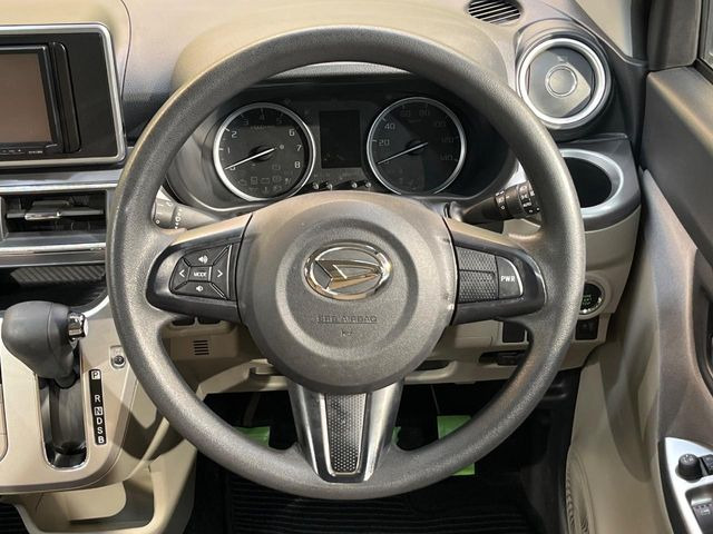 ステアリングも使用感が少なく、きれいな状態となっております♪