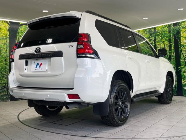 ☆全国のネクステージからお取り寄せが可能※!遠方の店舗に展示してあるクルマが気になる場合も、最寄りの店舗でご覧いただくことが可能です!是非私たちに要望をお聞かせください!※別途費用