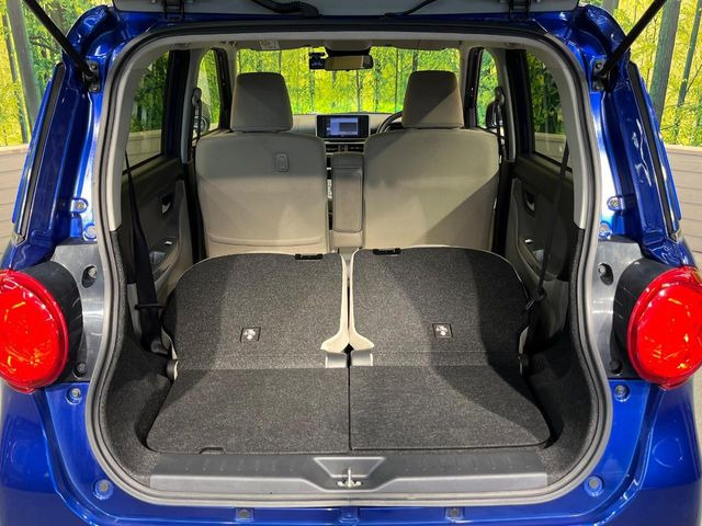 普段のお買い物や通勤、送迎等に十分な荷室スペースを確保しております。セカンドシートを倒すと、大きな荷物の積載も可能です♪