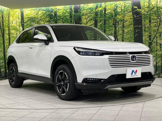 高透明度のガラス皮膜で撥水はもちろん、上質なツヤ・光沢を実現。紫外線や酸性雨から大切な愛車を保護し、色あせ・劣化を防止。「弾スプラッシュコート」、「弾プリミッサコート」からお選びいただけます。