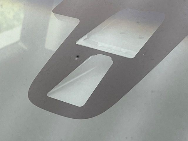 【ホンダセンシング】走行中に前方の車両等を認識し、衝突しそうな時は警報とブレーキで衝突回避と被害軽減をアシスト。より安全にドライブをお楽しみいただけます。