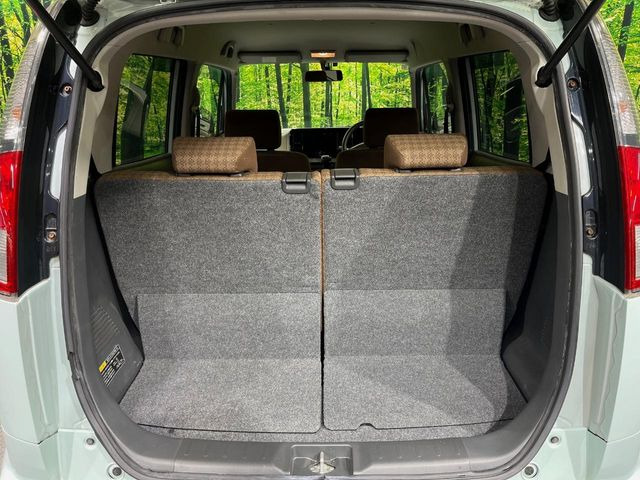 ���i�̂���������ʋ΁A���}���ɏ\���ȉ׎��X�y�[�X���m�ۂ��Ă���܂��B�Z�J���h�V�[�g��|���ƁA�傫�ȉו��̐ύڂ��\�ł���