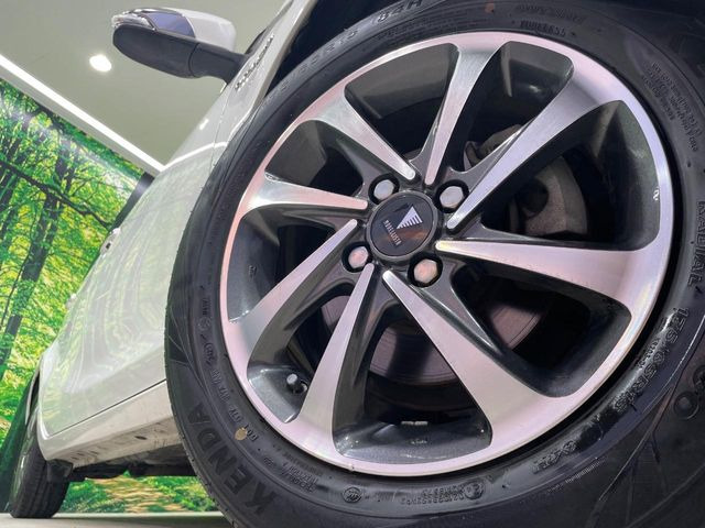 �y�����I�v�V����15�C���`�A���~�z�C�[���z�����I�v�V�����z�C�[���𑕒��B���s���\�̌���ɉ����A�O�ς����X�^�C���b�V���ɂȂ��Ă��܂��B