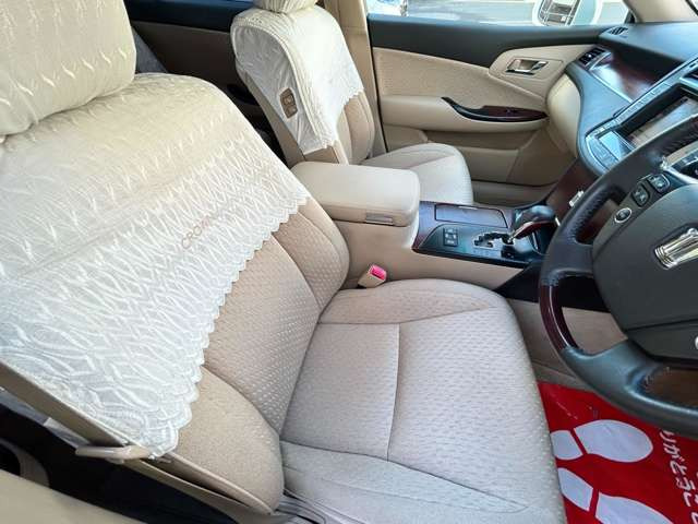 ���̋Ǝ҂ɂ������ې􂢁A�V�[�g�̃^�o�R�Ȃǂɂ��R�Q���̃��y�A��(�L��)�������Ă���܂��B