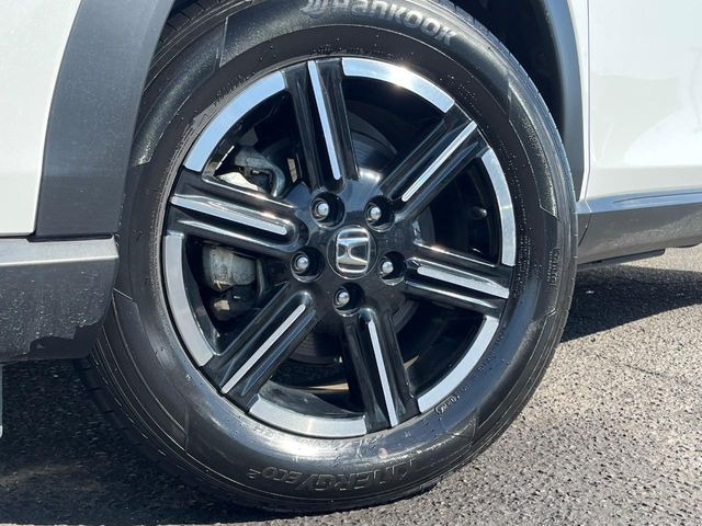 【純正16インチアルミホイール】外観にマッチした純正アルミホイールを装着しております。各種社外アルミホイールや、スタッドレスタイヤも取扱いしております。是非ご相談ください♪