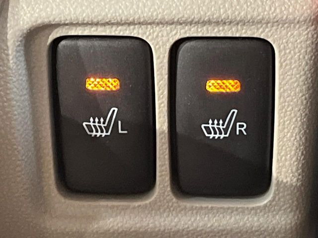 【シートヒーター】寒い日に重宝するシートヒーター!エアコンより早く温まってくれるので寒がりの人も安心ですね♪エアコンの温風は乾燥するから苦手、という方にもをおすすめです。