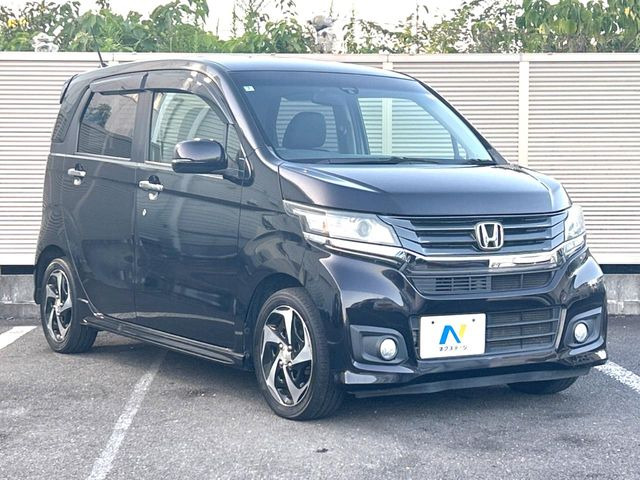 高透明度のガラス皮膜で撥水はもちろん、上質なツヤ・光沢を実現。紫外線や酸性雨から大切な愛車を保護し、色あせ・劣化を防止。「弾スプラッシュコート」、「弾プリミッサコート」からお選びいただけます。