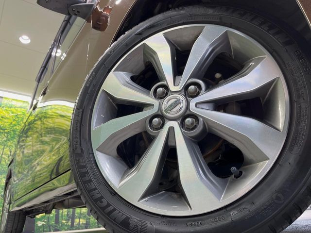 �y����15�C���`�A���~�z�C�[���z�O�ςɃ}�b�`���������A���~�z�C�[���𑕒����Ă���܂��B�e��ЊO�A���~�z�C�[����A�X�^�b�h���X�^�C�����戵�����Ă���܂��B���񂲑��k����������