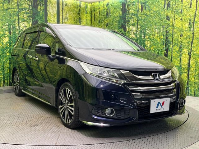 高透明度のガラス皮膜で撥水はもちろん、上質なツヤ・光沢を実現。紫外線や酸性雨から大切な愛車を保護し、色あせ・劣化を防止。「弾スプラッシュコート」、「弾プリミッサコート」からお選びいただけます。