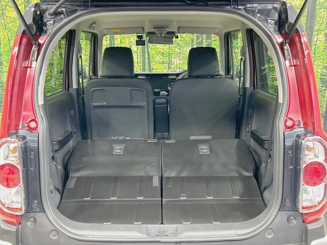 普段のお買い物や通勤、送迎等に十分な荷室スペースを確保しております。セカンドシートを倒すと、大きな荷物の積載も可能です♪