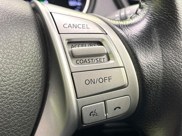 �y�N���[�Y�R���g���[���z�������H�����N���N���s�B�A�N�Z���𗣂��Ă���葬�x�ő��s���ł��A�������^�]���̕��S���y��!�����E�������ȒP�ȃX�C�b�`����Œ����ł��܂��B