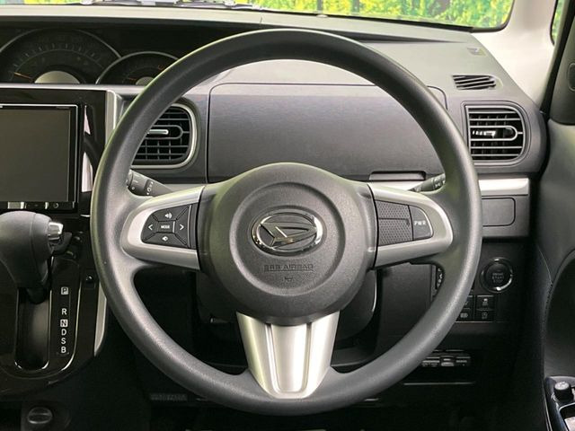 ステアリングも使用感が少なく、きれいな状態となっております♪