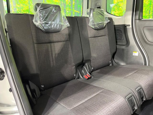 高品質なオリジナルフロアマットもオプションにてご用意しております。お好きなデザインやカラーをお車に合わせて選んでいただくことができます♪