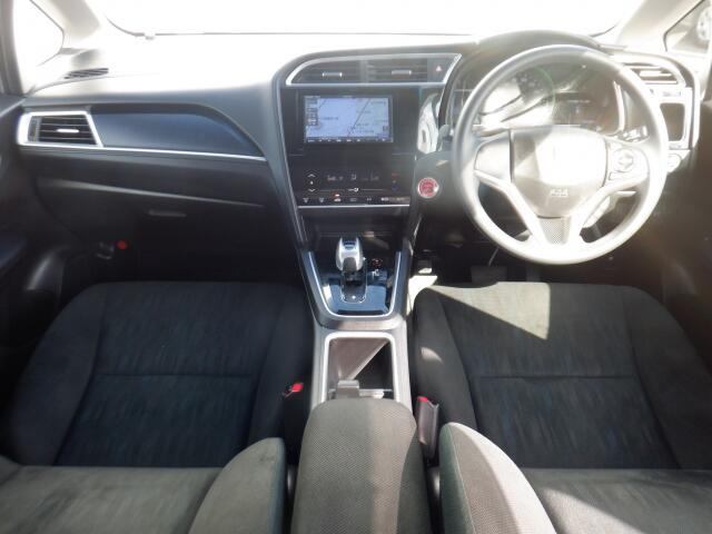 ���O���̐��|�E�K���X�n�{�f�B�R�[�e�B���O��CAR�N���[�j���O���Ǝ҂��{�H�������܂��̂ő�ϐ����B�I���b�N�X�����Ԃł݂͂Ȃ��܂ɉ��K�ȃh���C�u�����񑩁B