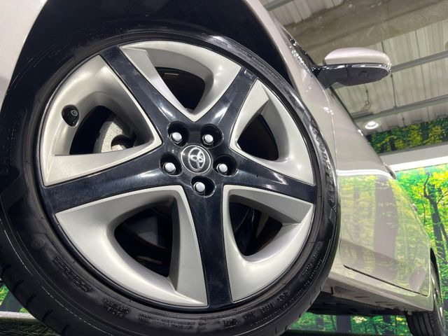 【純正17インチアルミホイール】外観にマッチした純正アルミホイールを装着しております。各種社外アルミホイールや、スタッドレスタイヤも取扱いしております。是非ご相談ください♪