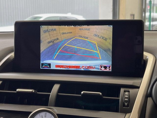 【サイド&バックカメラ】停車・駐車時に死角になりがちな運転席から見えづらいサイドとリアの障害物を確認できます!雨天時や夜間などは特に活躍してくれるアイテムです。