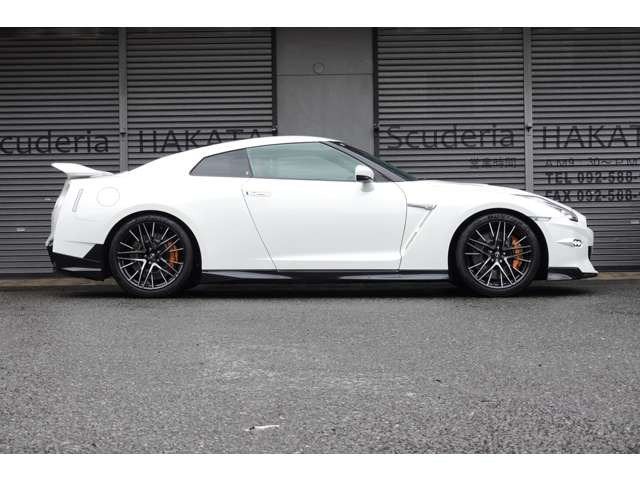 【オプション・ボディーカラー】ブリリアントホワイトパール・プライバシーガラス