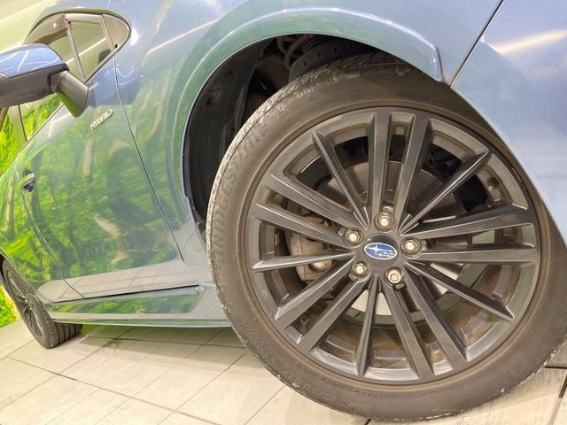 �y����17�C���`�A���~�z�C�[���z�O�ςɃ}�b�`���������A���~�z�C�[���𑕒����Ă���܂��B�e��ЊO�A���~�z�C�[����A�X�^�b�h���X�^�C�����戵�����Ă���܂��B���񂲑��k����������