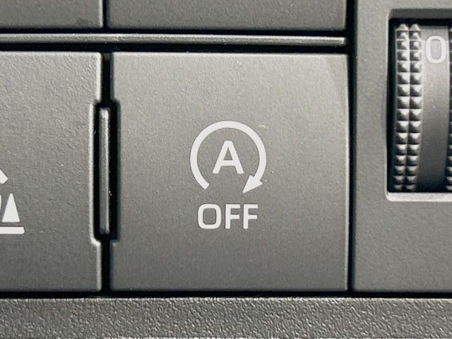 �y�A�C�h�����O�X�g�b�v�z�ԐM����a�؂Œ�Ԃ����ۂɃG���W�����~���A���ʂȔR���̏����}���܂��B�R��������ی�ɂȂ���@�\��G���W���̓u���[�L�𗣂��΍Ďn�����܂��B