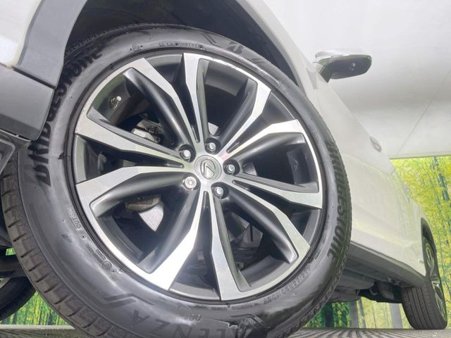 【純正20インチアルミホイール】外観にマッチした純正アルミホイールを装着しております。各種社外アルミホイールや、スタッドレスタイヤも取扱いしております。是非ご相談ください♪