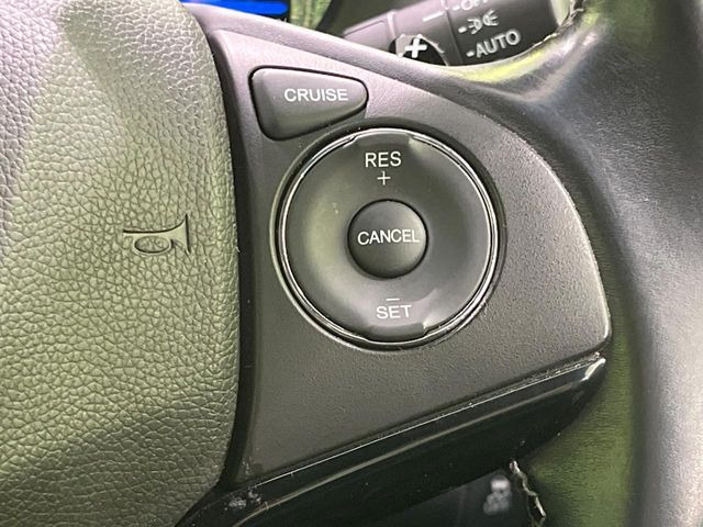 �y�N���[�Y�R���g���[���z�������H�����N���N���s�B�A�N�Z���𗣂��Ă���葬�x�ő��s���ł��A�������^�]���̕��S���y��!�����E�������ȒP�ȃX�C�b�`����Œ����ł��܂��B