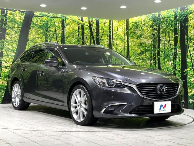 高透明度のガラス皮膜で撥水はもちろん、上質なツヤ・光沢を実現。紫外線や酸性雨から大切な愛車を保護し、色あせ・劣化を防止。「弾スプラッシュコート」、「弾プリミッサコート」からお選びいただけます。