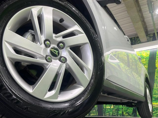 �y����16�C���`�A���~�z�C�[���z�O�ςɃ}�b�`���������A���~�z�C�[���𑕒����Ă���܂��B�e��ЊO�A���~�z�C�[����A�X�^�b�h���X�^�C�����戵�����Ă���܂��B���񂲑��k����������