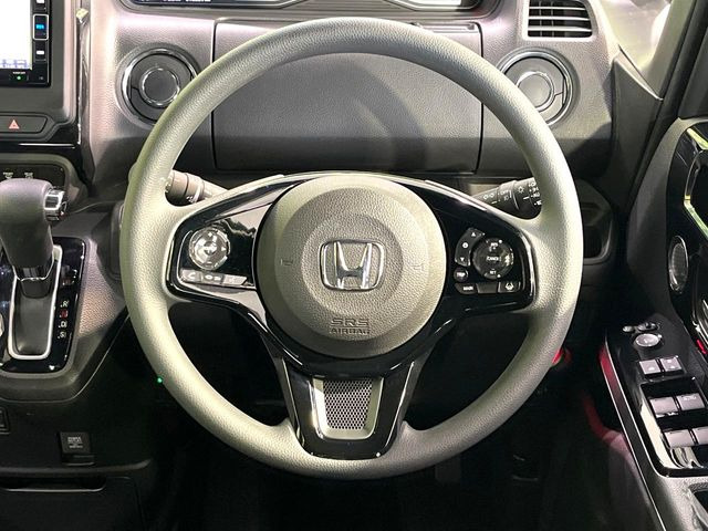 �y�X�e�A�����O�X�C�b�`�z�^�]���A�O������ڐ������炷���ƂȂ��A�I�[�f�B�I���̑��삪�\�ȕ֗��@�\!���S&���K�ȃh���C�u�����o���Ă���܂���