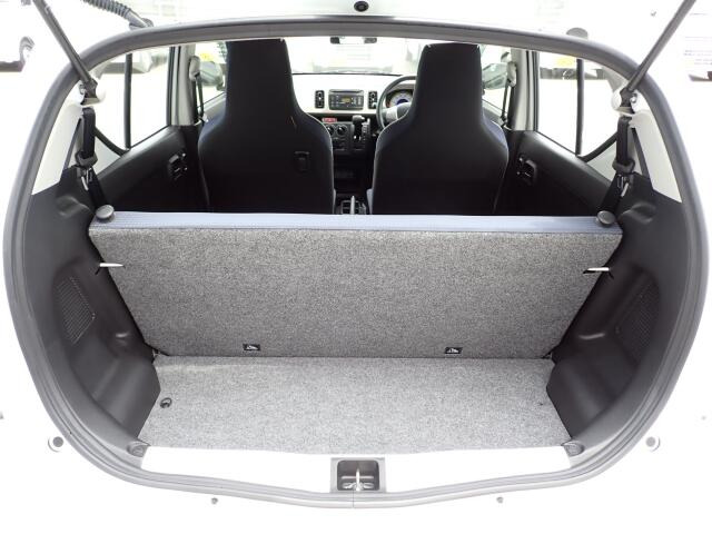 �G���W�����[�������ꂢ�ł���B�@�֋@�\�n���ǍD�ł��B�[�ԑO�ɓ_���������s���܂��B�G���W���I�C���E�I�C���t�B���^�[�E�G�A�R���t�B���^�[�E���C�p�[�S���͕K�������v���܂�